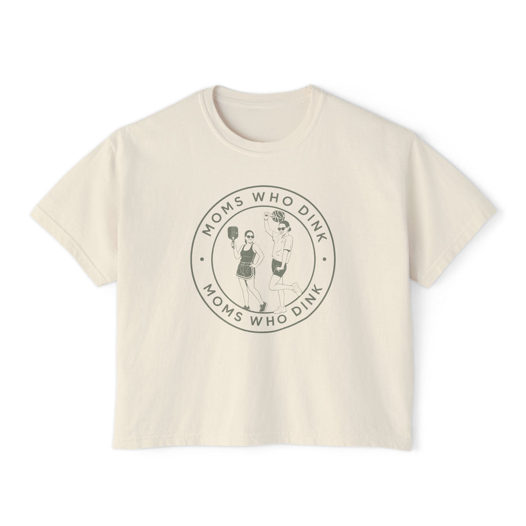 Moms Who Drink Boxy Tee – Vintage Mom Wine Graphic T-Shirt
